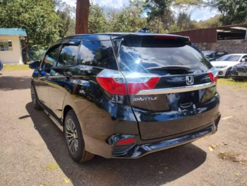 Honda Fit shuttle    - 2018