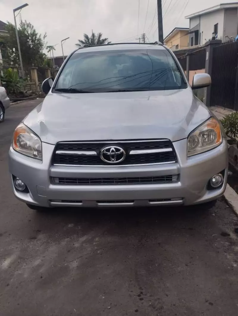 Toyota Rav4   - 2010