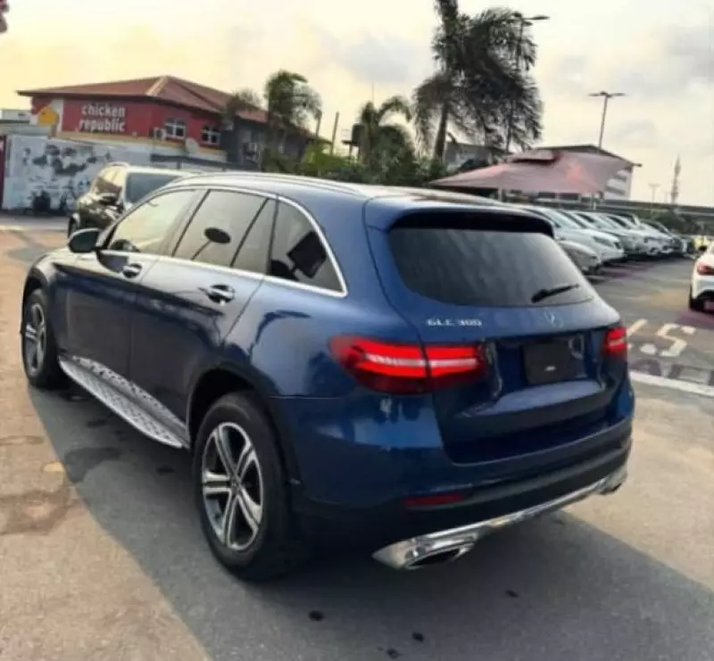 Mercedes-Benz GLC 300   - 2018