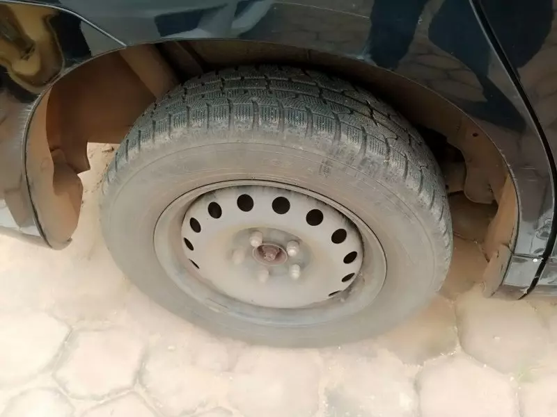 Toyota Noah   - 2012