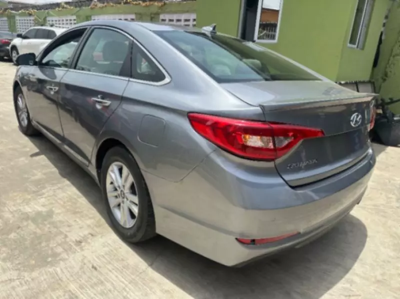 Hyundai Sonata   - 2015