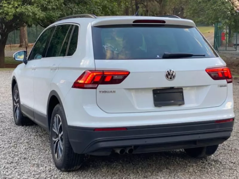 Volkswagen Tiguan   - 2014