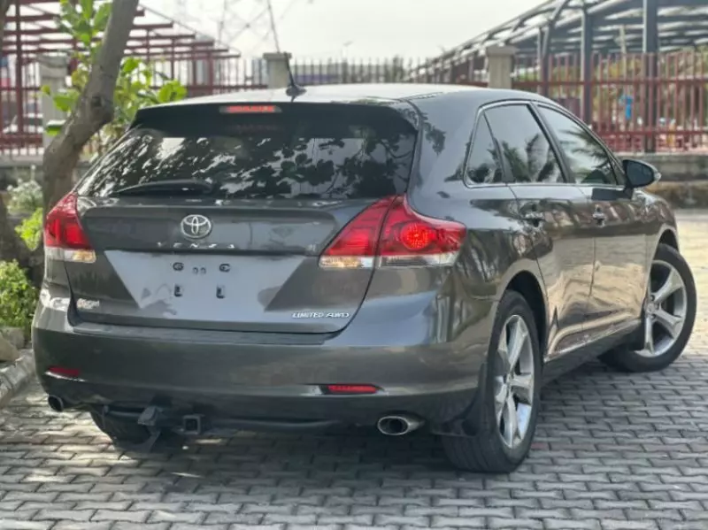 Toyota Venza   - 2014