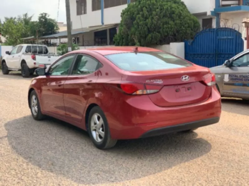 Hyundai Elantra - 2015