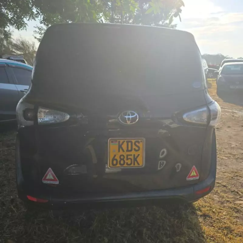 Toyota Sienta   - 2017
