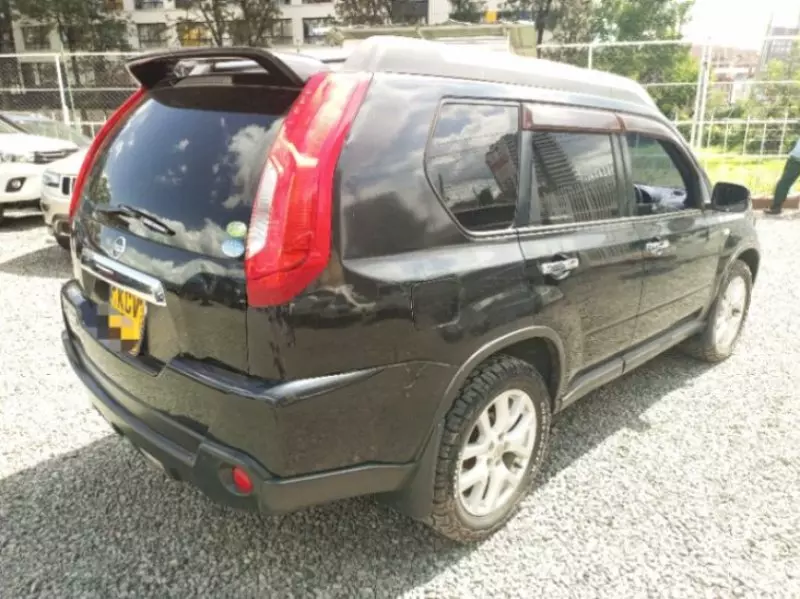 Nissan X-TRAIL   - 2012