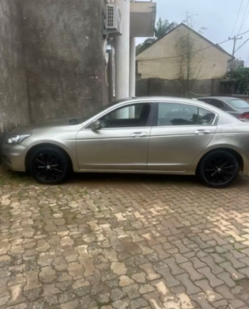 Honda Accord   - 2009