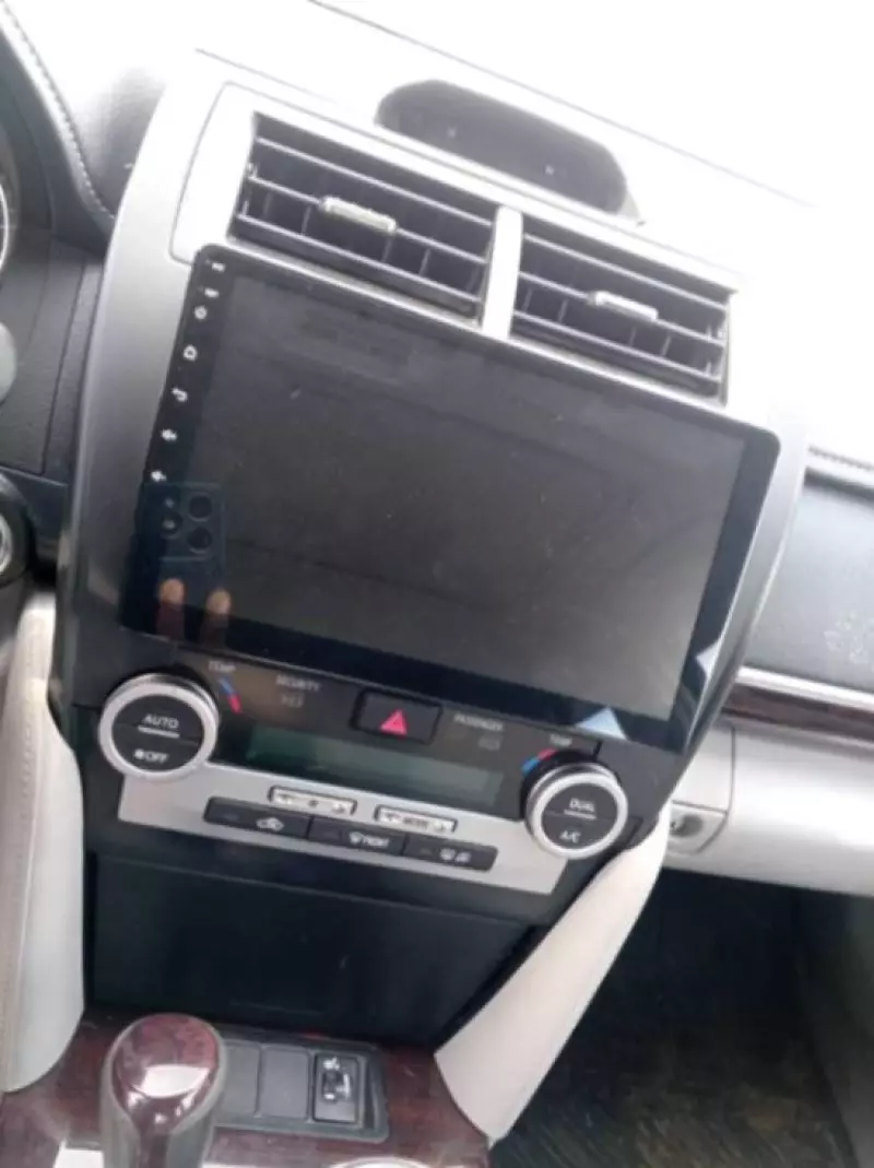 Toyota Camry   - 2014