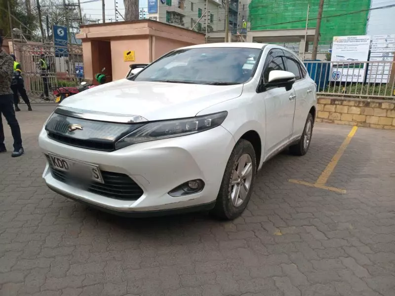 Toyota Harrier   - 2014
