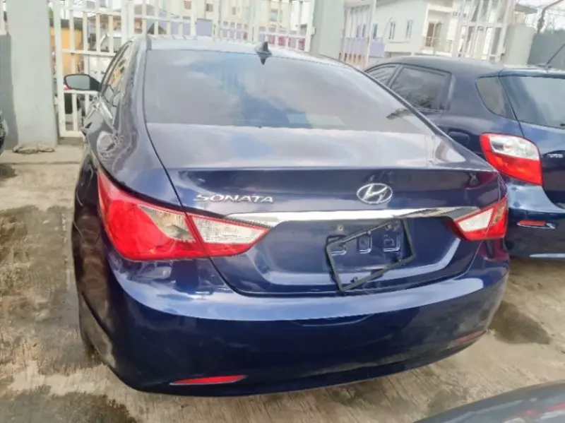 Hyundai Sonata   - 2013