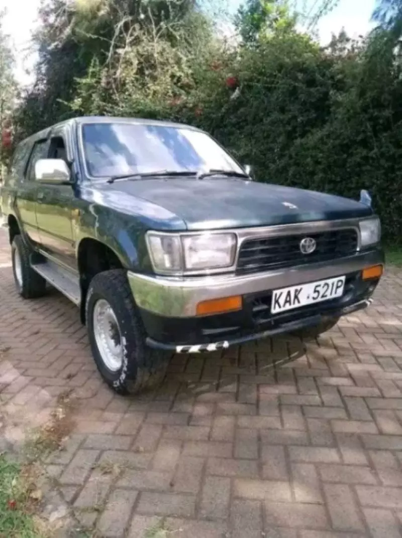 Toyota Hilux Surf    - 1989