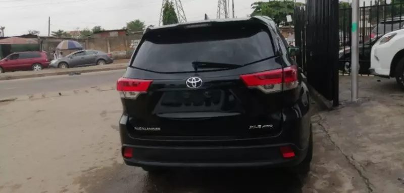 Toyota Highlander   - 2018