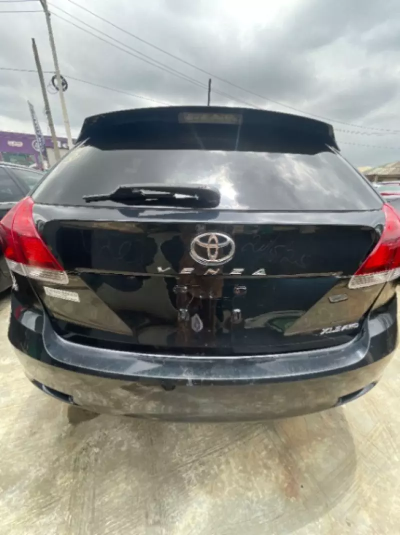 Toyota Venza   - 2013