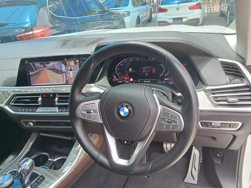 BMW X7   - 2019