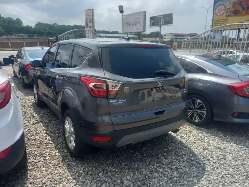 Ford Escape   - 2017