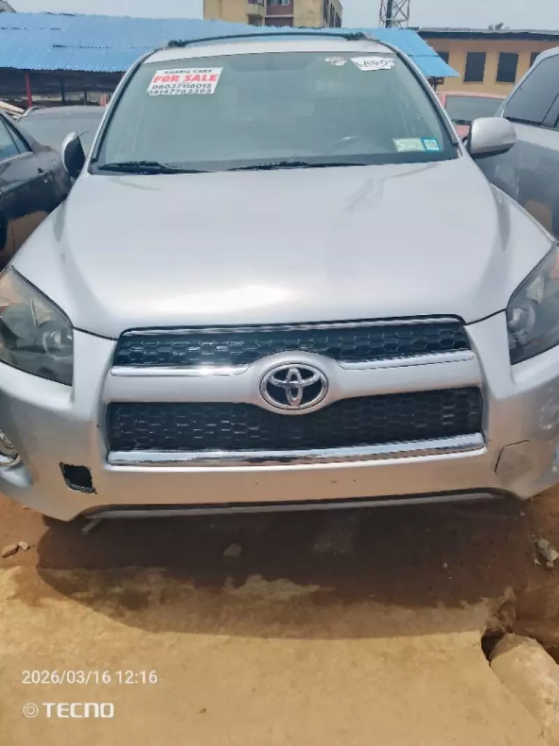 Toyota RAV4   - 2010