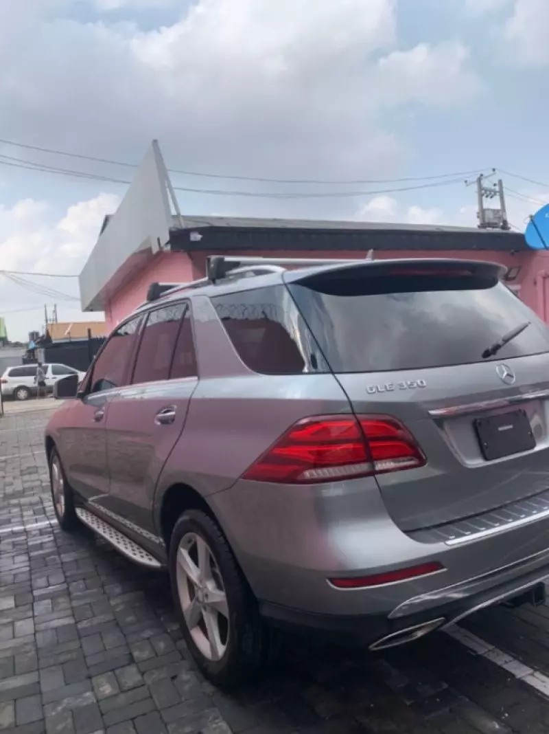 Mercedes-Benz GLE 350 - 2016