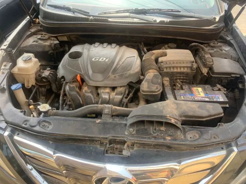 Hyundai Sonata   - 2011