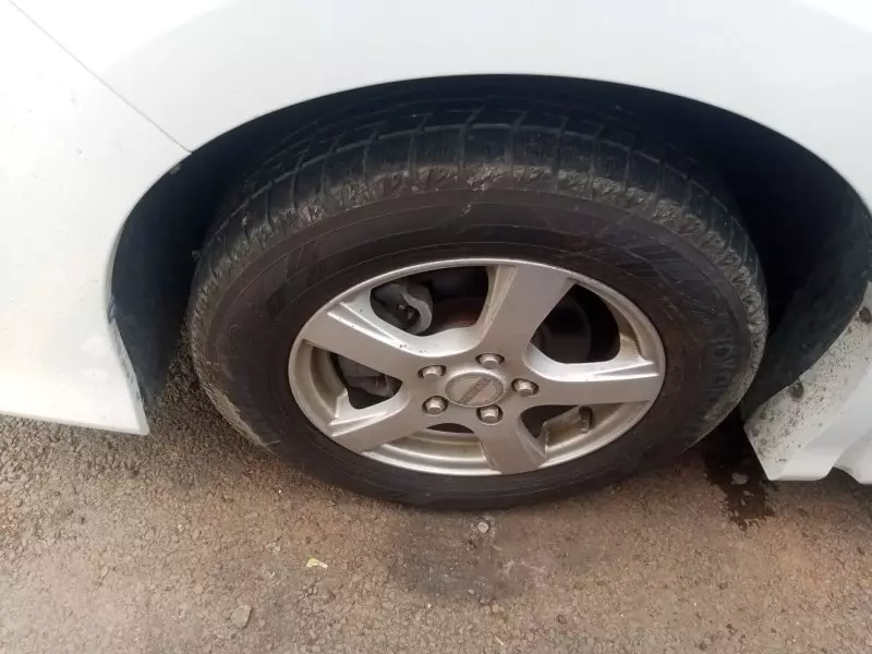 Toyota Noah   - 2015