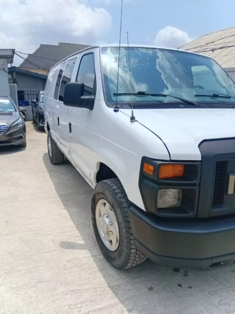 Ford Econoline   - 2014