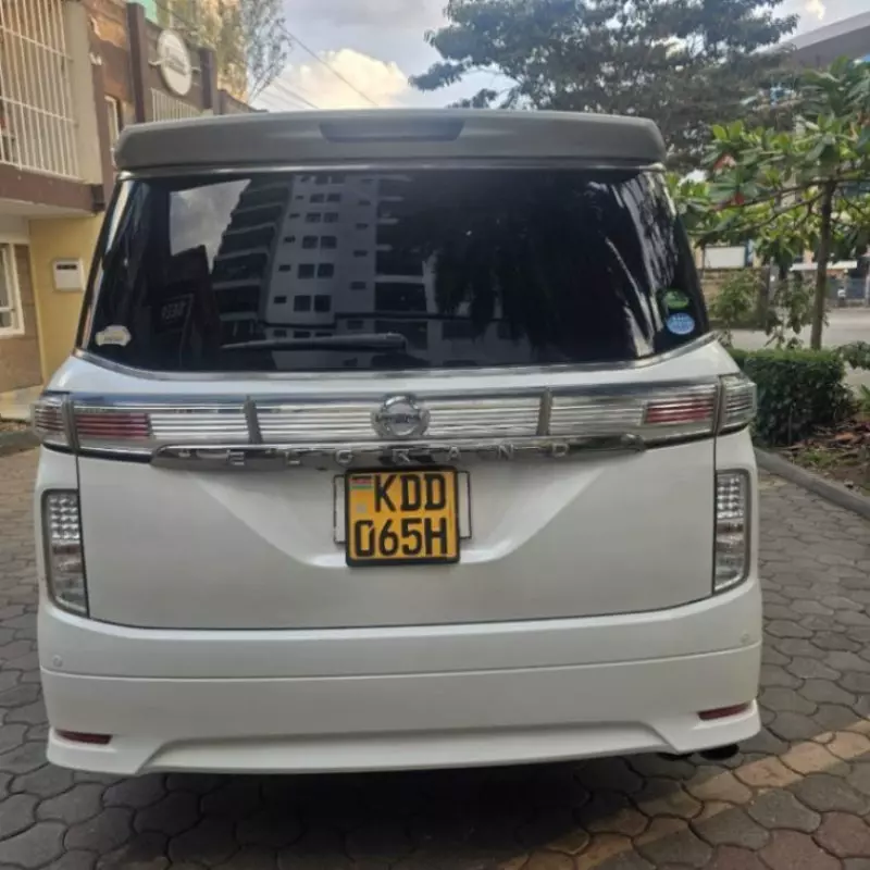 Nissan Elgrand   - 2014