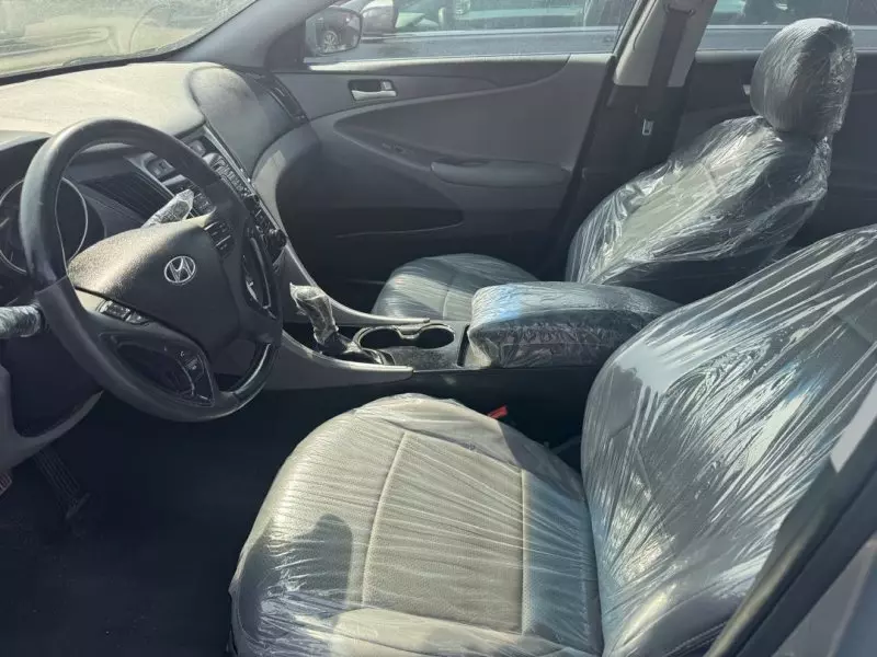 Hyundai Sonata   - 2011