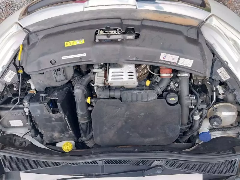 Peugeot 208   - 2016