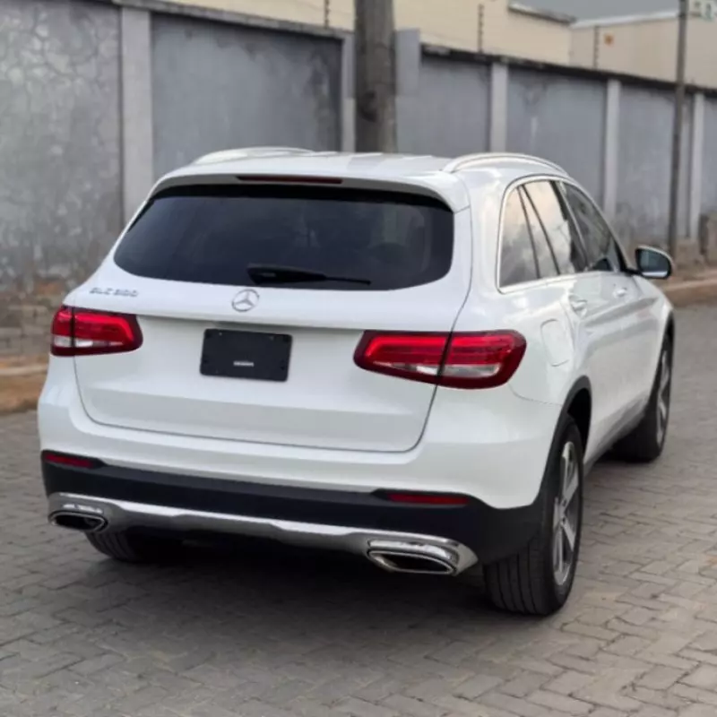 Mercedes-Benz GLC 300   - 2017