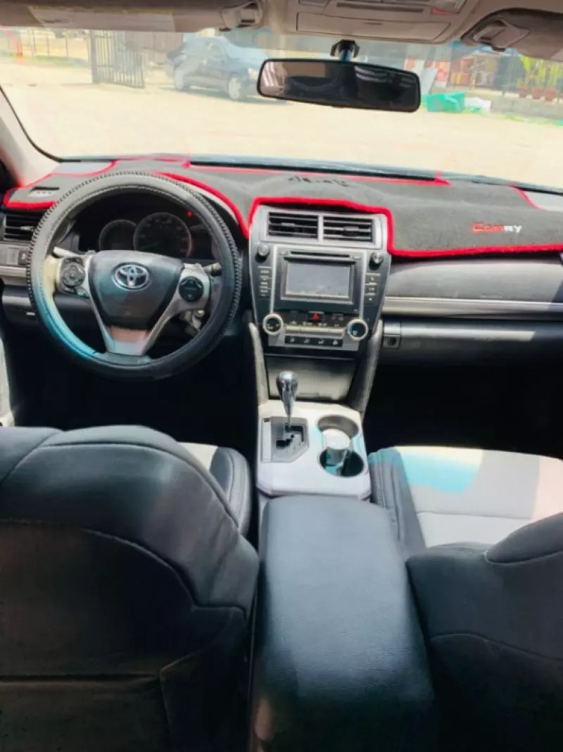 Toyota Camry   - 2013