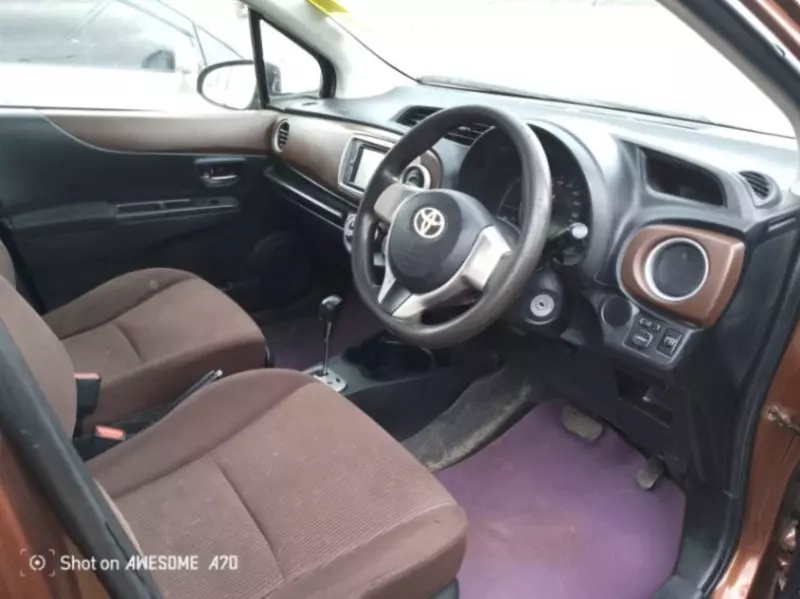 Toyota Vitz   - 2011