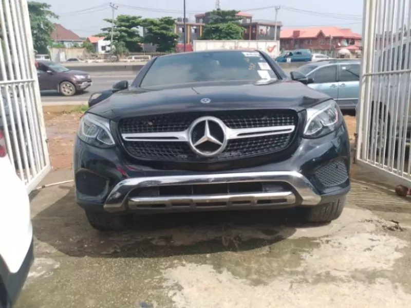 Mercedes-Benz GLC 300   - 2017