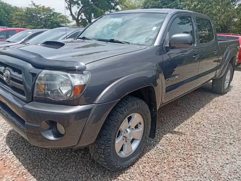 Toyota Tacoma   - 2009