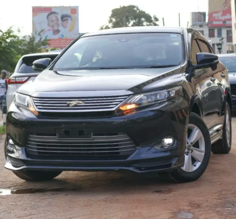Toyota Harrier   - 2018