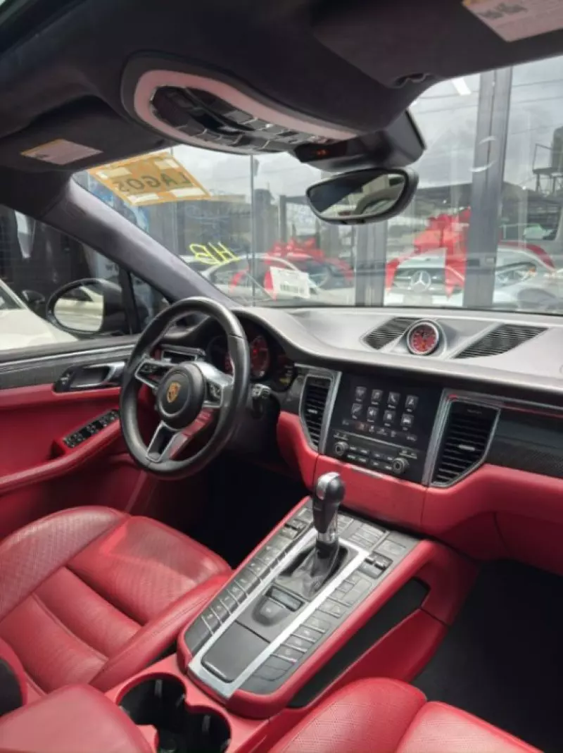 PORSCHE Macan - 2017