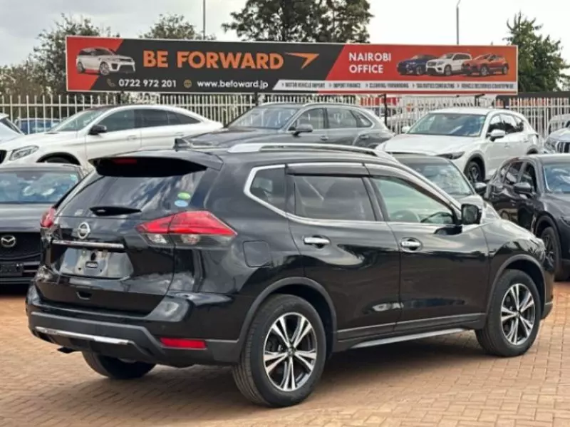 Nissan X-TRAIL   - 2018
