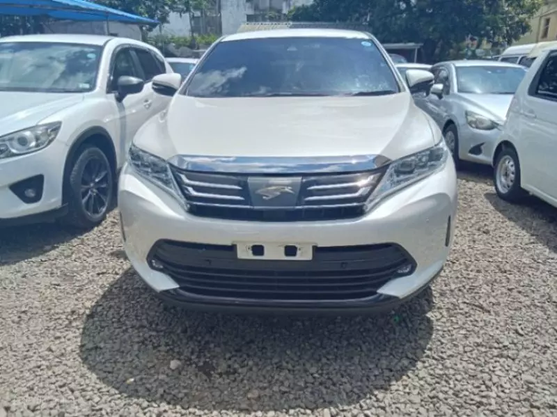 Toyota Harrier   - 2018