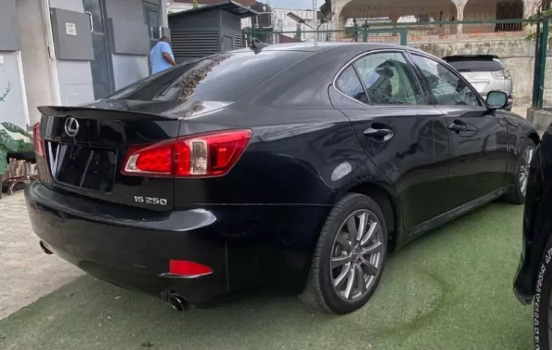 Lexus IS 250   - 2011