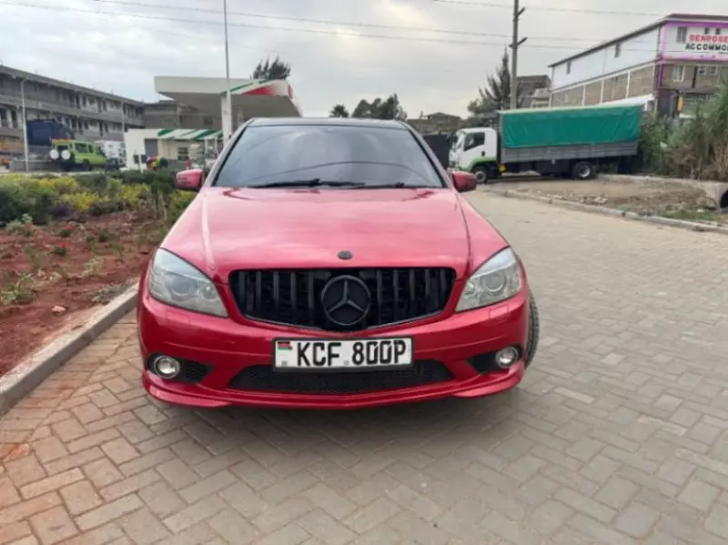 Mercedes-Benz C200   - 2011