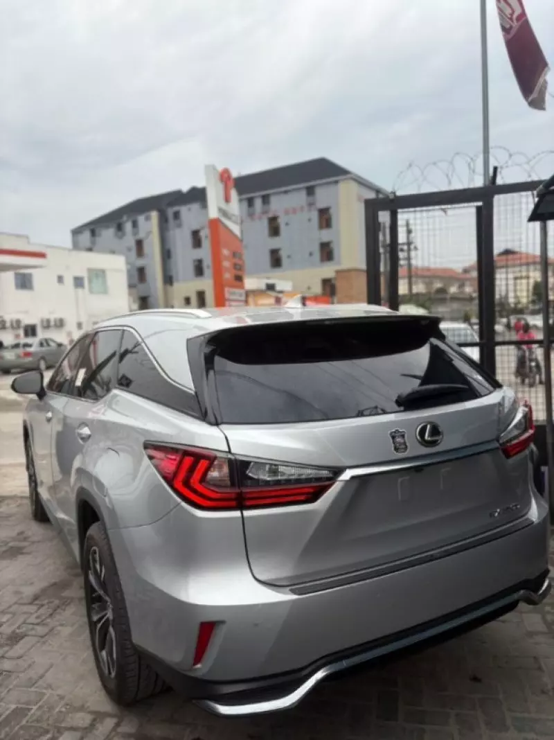 Lexus RX   - 2018