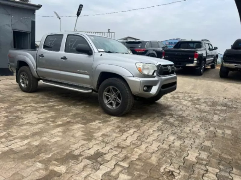 Toyota Tacoma   - 2013