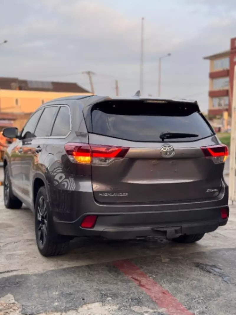 Toyota Highlander   - 2019