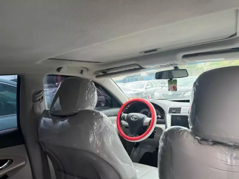 Toyota Camry   - 2009