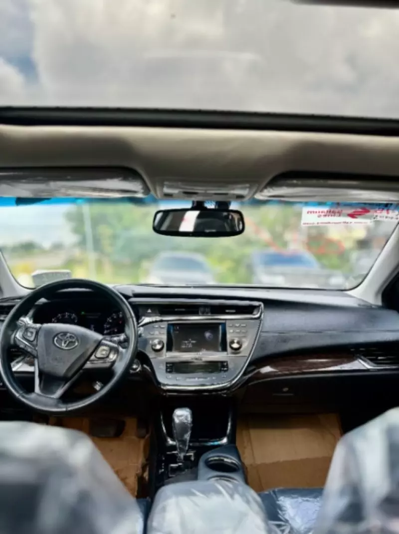 Toyota Avalon   - 2013