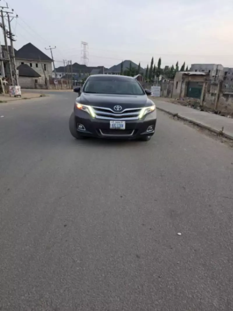 Toyota Venza   - 2013