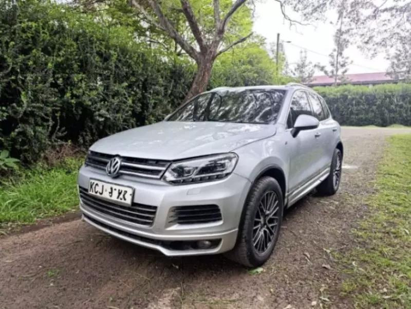 Volkswagen Touareg   - 2011