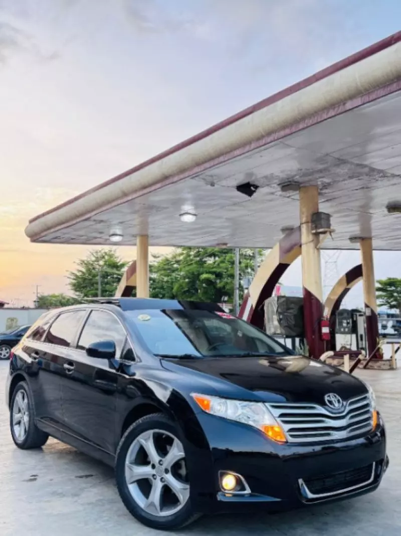 Toyota Venza   - 2011