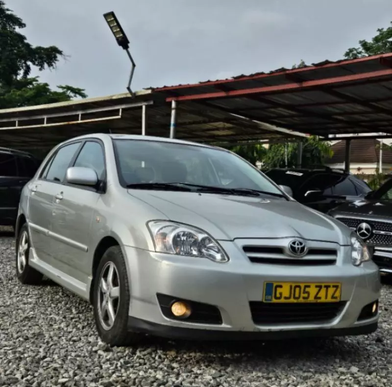 Toyota corolla   - 2004