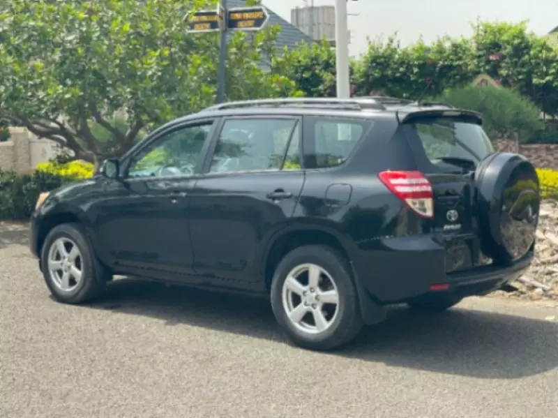 Toyota RAV4   - 2011