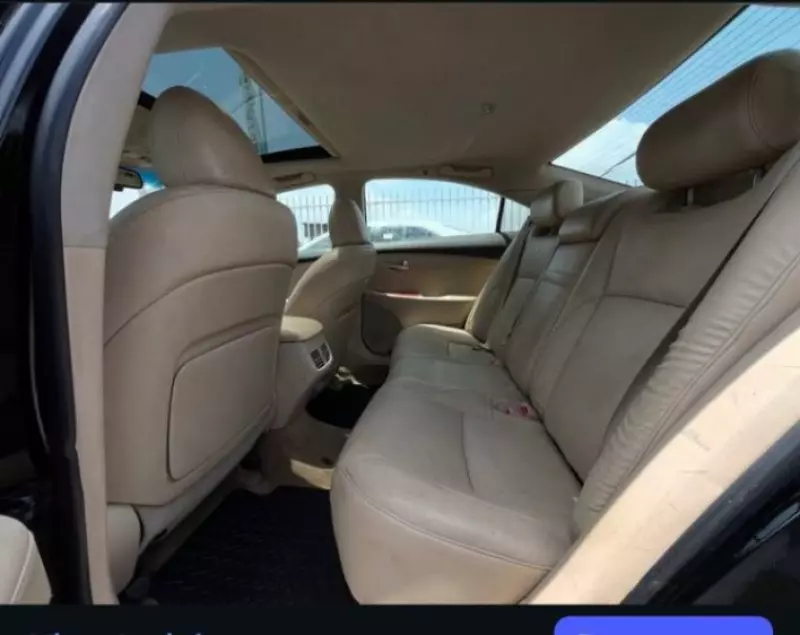 Lexus ES 350   - 2010