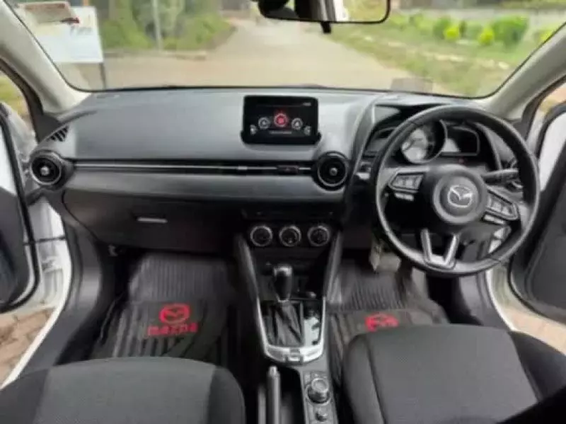 Mazda Demio   -